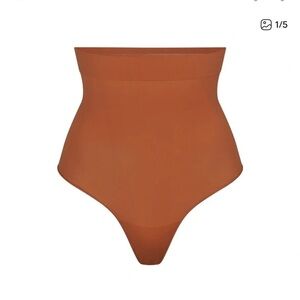 SKIMS Everyday Sculpt in Bronze NWT